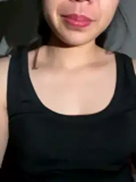 Snapshot of Yinini chatting on 03/14/26, 03:28 Yinini online show from 03/14/26, 03:28