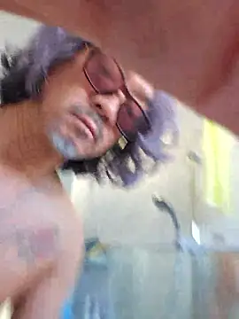 Snapshot of MtaS1 chatting on 03/01/26, 02:02 MtaS1 online show from 03/01/26, 02:02