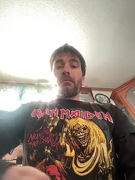 Snapshot of tommattsonn chatting on 03/20/26, 01:27 tommattsonn online show from 03/20/26, 01:27