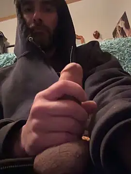 Snapshot of tommattsonn chatting on 04/08/26, 12:32 tommattsonn online show from 04/08/26, 12:32