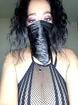 Snapshot of Milove86 chatting on 04/14/26, 04:07 Milove86 online show from 04/14/26, 04:07