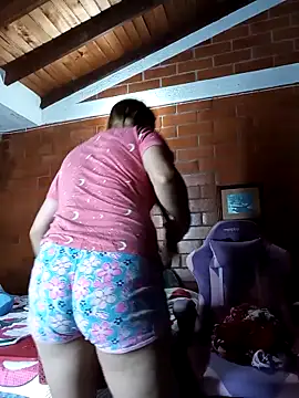 Snapshot of cristalprincess_ chatting on 02/23/26, 01:36 cristalprincess online show from 02/23/26, 01:36