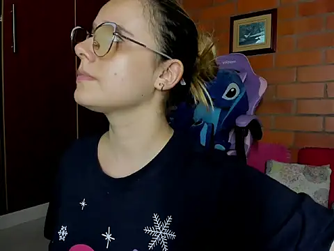 cristalprincess  online show from 04/16/26, 11:29