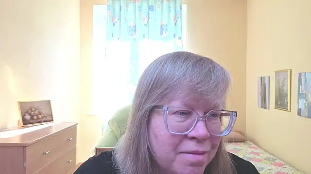Snapshot of Emma_Eclipsee chatting on 03/11/26, 11:16 Emma Eclipsee online show from 03/11/26, 11:16
