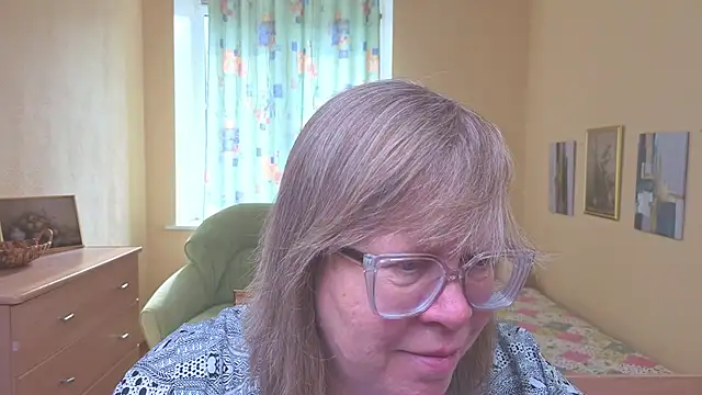 Snapshot of Emma_Eclipsee chatting on 03/18/26, 11:46 Emma Eclipsee online show from 03/18/26, 11:46