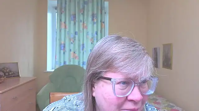 Snapshot of Emma_Eclipsee chatting on 03/19/26, 11:58 Emma Eclipsee online show from 03/19/26, 11:58