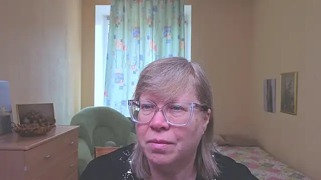 Snapshot of Emma_Eclipsee chatting on 03/21/26, 11:59 Emma Eclipsee online show from 03/21/26, 11:59