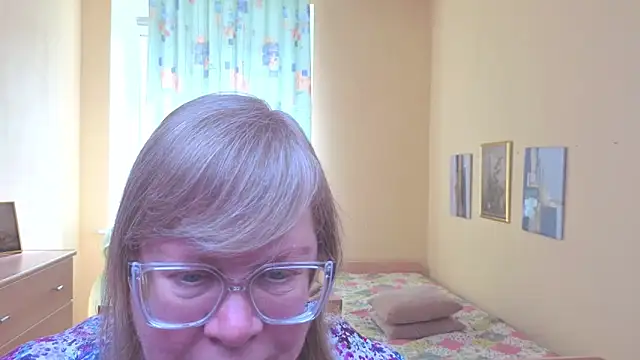 Snapshot of Emma_Eclipsee chatting on 03/28/26, 10:59 Emma Eclipsee online show from 03/28/26, 10:59