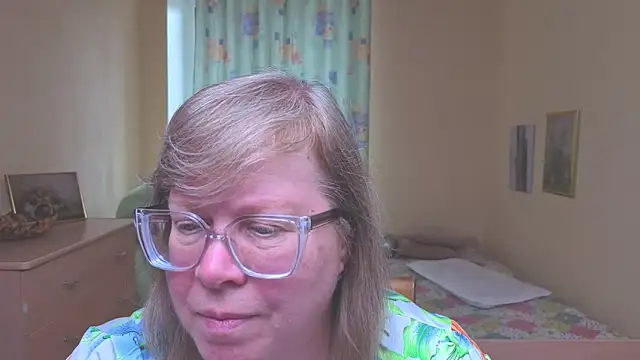 Snapshot of Emma_Eclipsee chatting on 04/02/26, 11:08 Emma Eclipsee online show from 04/02/26, 11:08