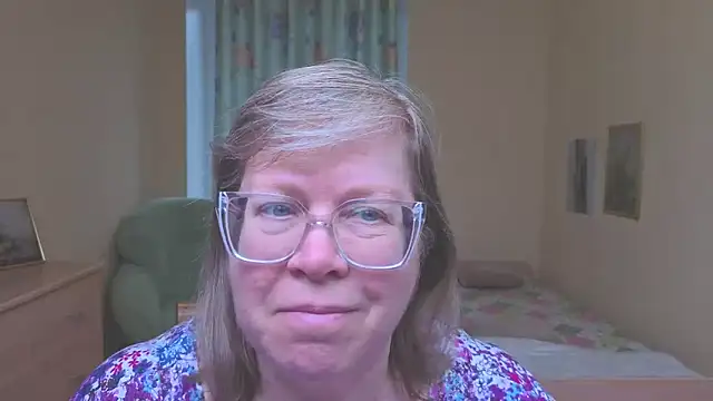 Snapshot of Emma_Eclipsee chatting on 04/05/26, 12:24 Emma Eclipsee online show from 04/05/26, 12:24