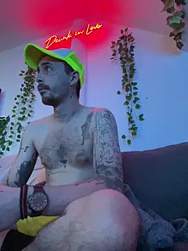 Snapshot of Piratee666 chatting on 02/04/26, 12:27 Piratee666 online show from 02/04/26, 12:27