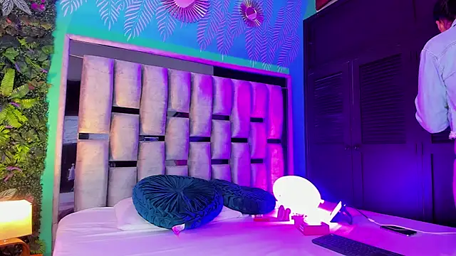 Snapshot of Mari_cooper1 chatting on 02/25/26, 11:53 Mari cooper1 online show from 02/25/26, 11:53