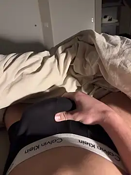 Snapshot of Robertocavall chatting on 02/22/26, 10:36 Robertocavall online show from 02/22/26, 10:36