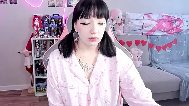 Snapshot of MollysLand chatting on 02/26/26, 08:35 MollysLand online show from 02/26/26, 08:35