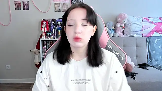 MollysLand online show from 04/10/26, 09:36