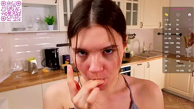 Snapshot of MirthaZien chatting on 03/27/26, 01:11 MirthaZien online show from 03/27/26, 01:11