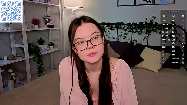 Snapshot of MirthaZien chatting on 04/10/26, 01:11 MirthaZien online show from 04/10/26, 01:11