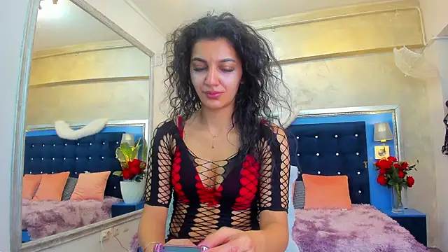 YasmineDelight online show from 02/06/26, 08:18