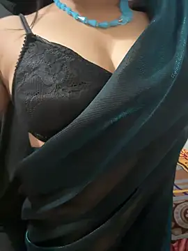 Snapshot of Hot_Bhavi_ chatting on 03/28/26, 07:02 Hot Bhavi online show from 03/28/26, 07:02