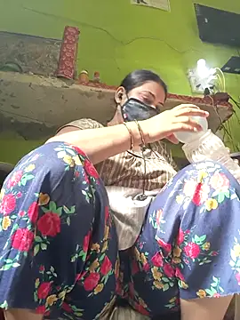 06Rozi online show from 04/12/26, 03:22