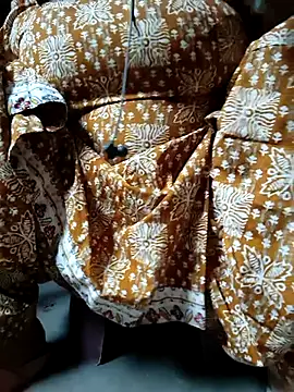 06Rozi online show from 04/15/26, 08:10