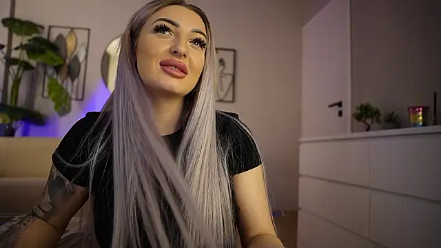 Snapshot of MissObsidian chatting on 02/02/26, 09:02 MissObsidian online show from 02/02/26, 09:02