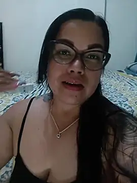 Snapshot of LuanaLeon chatting on 03/03/26, 03:01 LuanaLeon online show from 03/03/26, 03:01