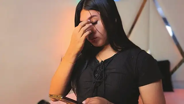 Snapshot of MeelFox chatting on 04/08/26, 01:00 MeelFox online show from 04/08/26, 01:00