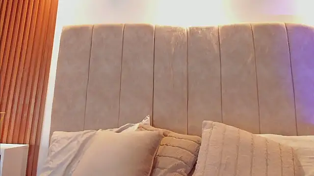 Snapshot of _Laura_saenz1 chatting on 02/03/26, 12:21 Laura saenz1 online show from 02/03/26, 12:21