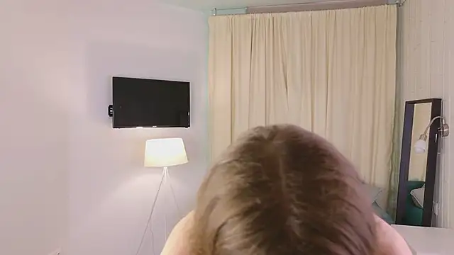 Bubble Chloe online show from 02/04/26, 07:25