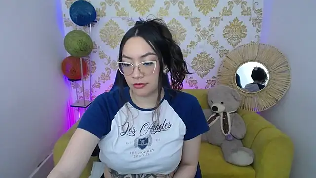 Snapshot of ALISS_M_ chatting on 02/17/26, 07:42 ALISS M online show from 02/17/26, 07:42