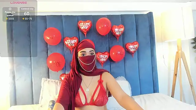 Snapshot of fatimarab__ chatting on 02/14/26, 04:20 fatimarab online show from 02/14/26, 04:20