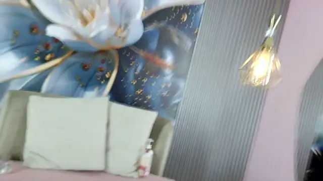 Snapshot of rouxinferno_cr chatting on 02/24/26, 03:15 rouxinferno cr online show from 02/24/26, 03:15