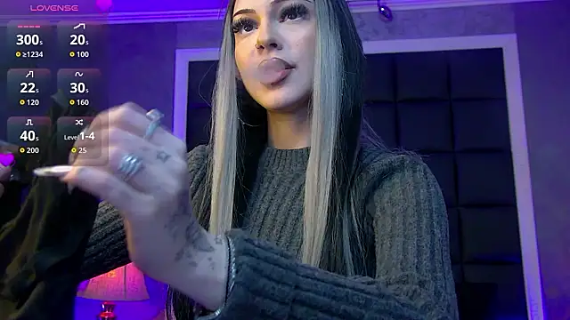 Snapshot of ValerieIce chatting on 03/07/26, 03:09 ValerieIce online show from 03/07/26, 03:09