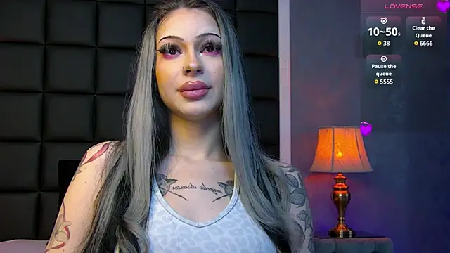 Snapshot of ValerieIce chatting on 04/04/26, 02:03 ValerieIce online show from 04/04/26, 02:03