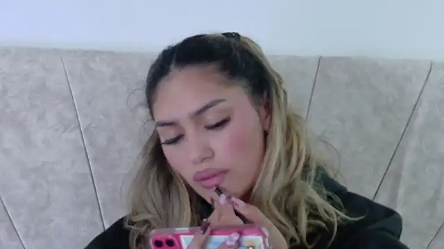 Snapshot of Maddy_Beluci chatting on 06/01/26, 10:33 Maddy Beluci online show from 06/01/26, 10:33