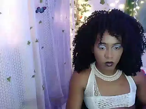 Snapshot of zafiro_blu chatting on 07/24/26, 08:29 zafiro blu online show from 07/24/26, 08:29