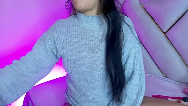 Dahiana Dmour  online show from 02/09/26, 12:31