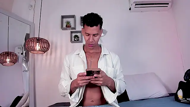 Snapshot of Royland_Vega chatting on 02/12/26, 11:38 Royland Vega online show from 02/12/26, 11:38