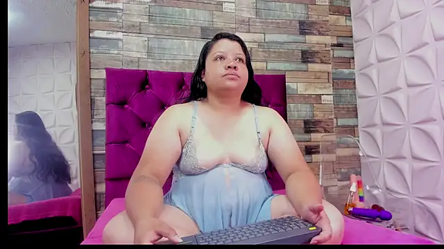 Carolina-Lenon online show from 02/06/26, 06:44