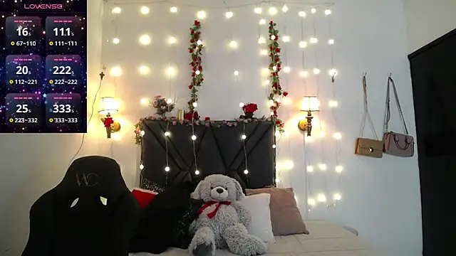 Snapshot of Sharma_Amayra chatting on 02/10/26, 07:40 Sharma Amayra online show from 02/10/26, 07:40