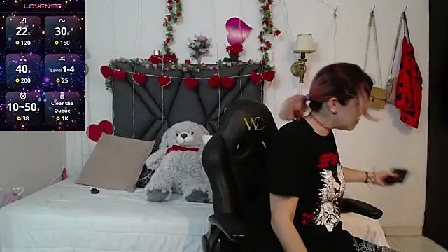 Snapshot of Sharma_Amayra chatting on 03/03/26, 07:42 Sharma Amayra online show from 03/03/26, 07:42