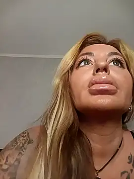 MiaMooly online show from 10/24/25, 03:08