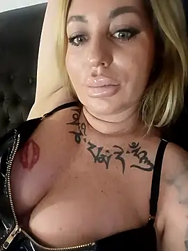 MiaMooly online show from 01/15/26, 06:55