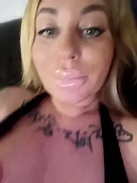 MiaMooly online show from 03/17/26, 04:21