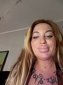 MiaMooly online show from 04/11/26, 06:23