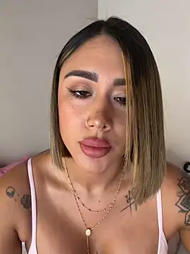 Snapshot of IsisRivera chatting on 04/20/26, 02:31 IsisRivera online show from 04/20/26, 02:31