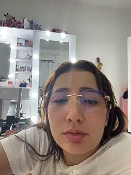 Snapshot of Arya___ chatting on 02/04/26, 04:13 Arya online show from 02/04/26, 04:13