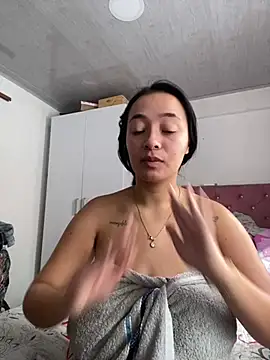 Snapshot of JulietaRiios chatting on 05/19/26, 05:30 JulietaRiios online show from 05/19/26, 05:30