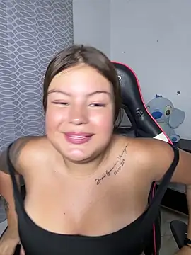 Snapshot of ladycharlottex chatting on 04/11/26, 11:09 ladycharlottex online show from 04/11/26, 11:09